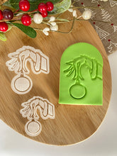 Load image into Gallery viewer, Grinch Hand Impress stamp
